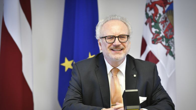 Valsts prezidents atzinīgi novērtē Elitas Krūmiņas astoņu gadu darbu valsts kontrolieres amatā