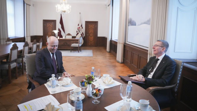 28.02.2025. Valsts prezidenta Edgara Rinkēviča tikšanās ar Saeimas Valsts pārvaldes un pašvaldības komisijas priekšsēdētāju Oļegu Burovu