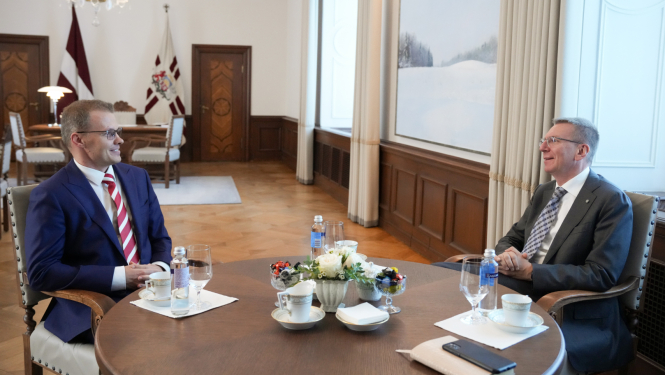 Valsts prezidents Edgars Rinkēvičs tiekas ar Saeimas frakcijas “Nacionālā apvienība” priekšsēdētāju Raivi Dzintaru