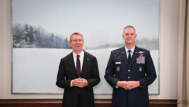 12.09.2025. Valsts prezidents Edgars Rinkēvičs tiekas ar NATO spēku Eiropā virspavēlnieku ģenerāli Aleksusu Gregoriju Grinkeviču