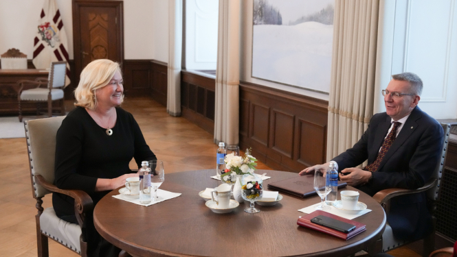 Valsts prezidents Edgars Rinkēvičs tiekas ar Saeimas frakcijas “Latvija pirmajā vietā” priekšsēdētāju Lindu Liepiņu