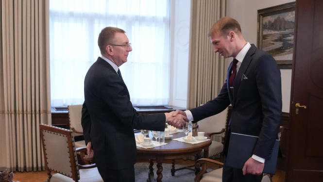 06.02.2025. Valsts prezidenta Edgara Rinkēviča tikšanās ar klimata un enerģētikas ministru Kasparu Melni