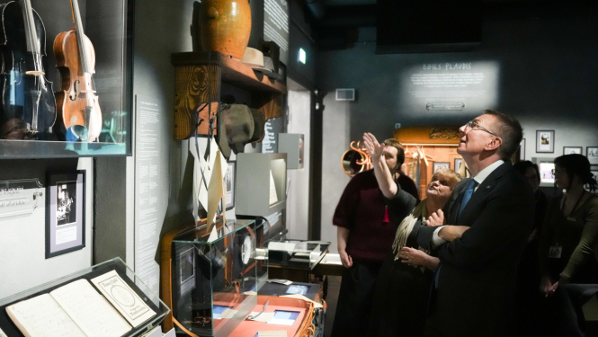 Valsts prezidents apmeklē Latvijas Nacionālo rakstniecības un mūzikas muzeju