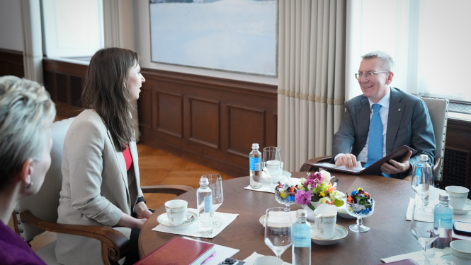 30.04.2025. Valsts prezidenta Edgara Rinkēviča tikšanās ar Saeimas Cilvēktiesību un sabiedrisko lietu komisijas priekšsēdētāju Leilu Rasimu