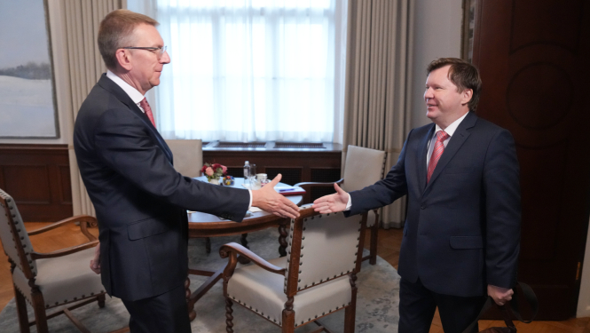 Valsts prezidenta Edgara Rinkēviča tikšanās ar Valsts konkurētspējas komisijas priekšsēdētāju Arni Sauku