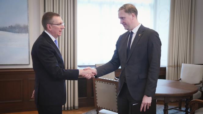 07.03.2025. Valsts prezidenta Edgara Rinkēviča tikšanās ar ekonomikas ministru Viktoru Valaini un Latvijas Investīciju un attīstības aģentūras direktori Ievu Jāgeri