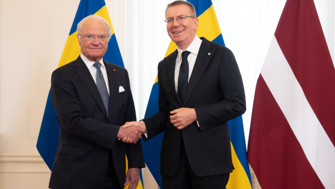 22.05.2025. Viņa Majestātes Zviedrijas karaļa Kārļa XVI Gustava sagaidīšana un tikšanās ar Valsts prezidentu Edgaru Rinkēviču Rīgas pilī