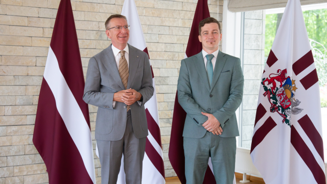 Valsts prezidents Edgars Rinkēvičs tiekas ar Centrālās vēlēšanu komisijas priekšsēdētāju Māri Zviedri