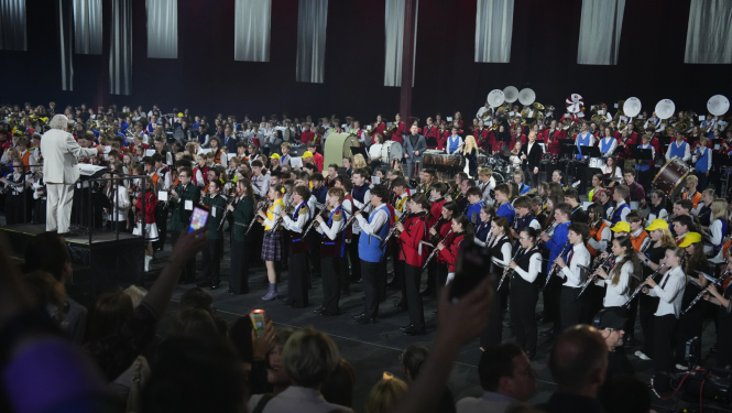10.07.2025. Valsts prezidents Edgars Rinkēvičs apmeklē pūtēju orķestru koncertu “Tā radās skaņa” izstāžu centrā “Ķīpsala” 