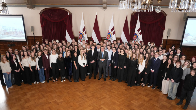 Valsts prezidents Edgars Rinkēvičs tiekas ar 18. novembra runu konkursa dalībniekiem no 10.-12. klasēm