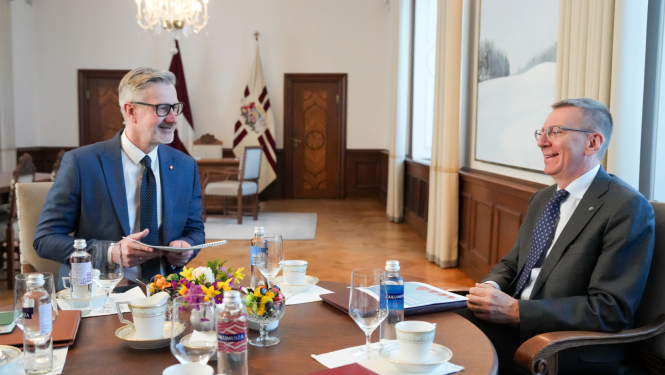 20.04.2026. Valsts prezidenta Edgara Rinkēviča tikšanās ar Birokrātiskā sloga mazināšanas rīcības grupas vadītāju Jāni Endziņu