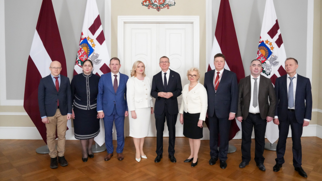 Valsts prezidenta Edgara Rinkēviča tikšanās ar Satversmes tiesas priekšsēdētāju Irēnu Kucinu un Ukrainas Konstitucionālās tiesas tiesnešiem