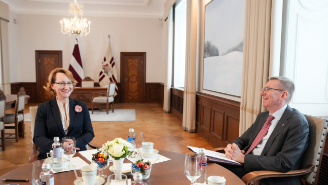 Valsts prezidents Edgars Rinkēvičs tiekas ar izglītības un zinātnes ministri Daci Melbārdi
