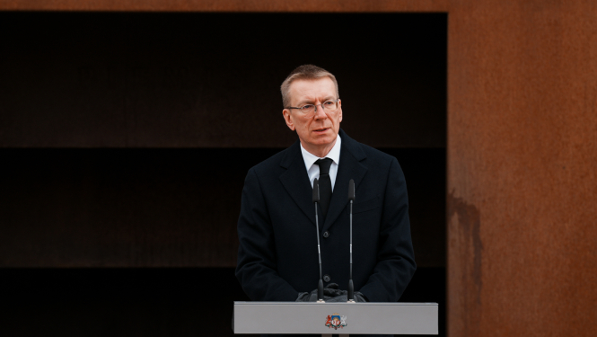 Valsts prezidenta Edgara Rinkēviča uzruna Komunistiskā genocīda upuru piemiņas dienā pie memoriāla “Vēstures taktīla” 