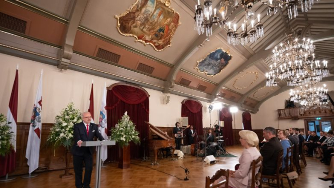 Valsts prezidents 21. augustā Rīgas pilī pasniedz augstākos Latvijas valsts apbalvojumus 67 izcilām personībām