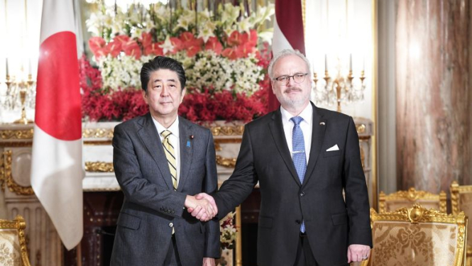 Valsts prezidents un Japānas premjerministrs pozitīvi vērtē abu valstu dialoga tālāku attīstību nākotnē