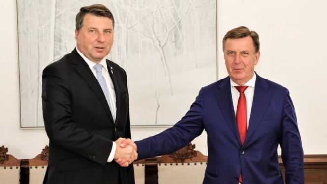 Valsts prezidents ar Ministru prezidentu pārrunā izglītības reformas virzību
