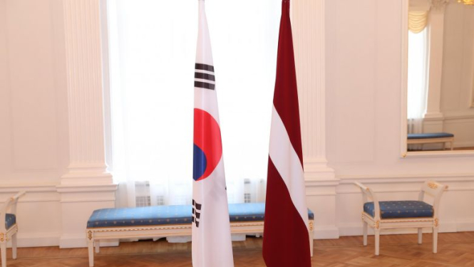 Valsts prezidents akreditē Panamas, Kambodžas un Dienvidkorejas vēstniekus