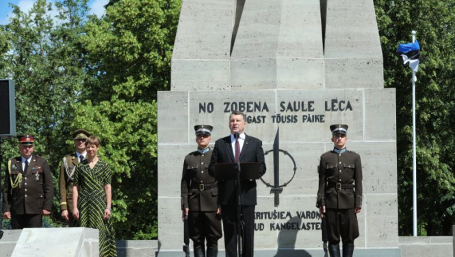 Valsts prezidenta Raimonda Vējoņa uzruna pie Uzvaras pieminekļa Cēsīs