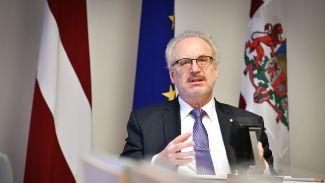 Valsts prezidents: vakcinācijas procesam jānorit maksimāli ātri – divu mēnešu laikā no attiecīgā daudzuma vakcīnu piegādes brīža lielākajai daļai sabiedrības ir jābūt iespējai saņemt pirmo vakcīnu