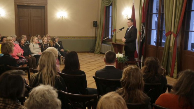 Valsts prezidents Kuldīgā: pašvaldību ieguldījums eksakto mācību priekšmetu apguvē ir ilgtermiņa investīcijas ražošanas attīstībai Latvijā