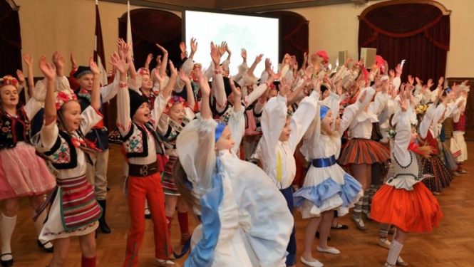 Valsts prezidents Raimonds Vējonis Rīgas pilī sveic Mazākumtautību foruma dalībniekus