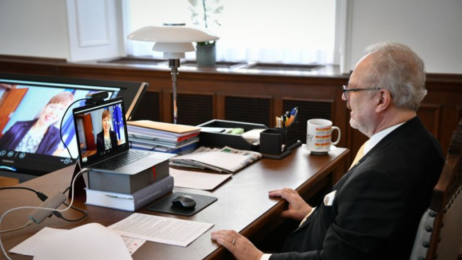 Baltijas valstu prezidenti pārrunā vīrusa Covid-19 ierobežošanu un ekonomikas stabilizēšanu