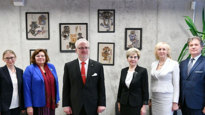 Valsts prezidents ar skolu vadību Rēzeknes “Zeimuļā” runā par kompetencēs balstītu izglītību un medijpratību