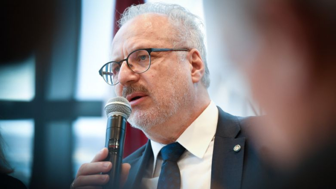 Valsts prezidents ar Amerikas Tirdzniecības palātu Latvijā diskutē par uzņēmējdarbības vidi