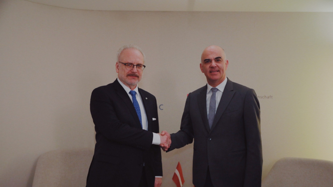 19.01.2023. Valsts prezidents Egils Levits Davosā tiekas ar Šveices Konfederācijas prezidentu Alēnu Bersē . Foto autors: Dāvis Doršs, Valsts prezidenta kanceleja. 