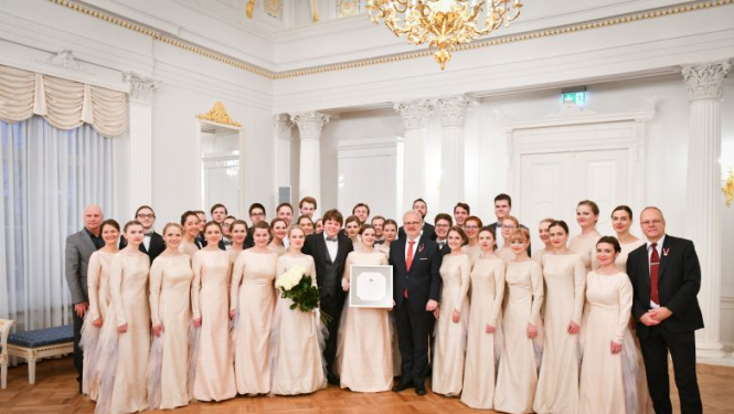 Valsts prezidenta Egila Levita uzruna jauniešu korim “Kamēr…” par trīsreiz iegūto Eiropas kormūzikas balvu Grand Prix