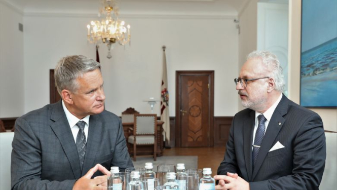 Valsts prezidenta Egila Levita tikšanās ar kultūras ministru Nauri Puntuli