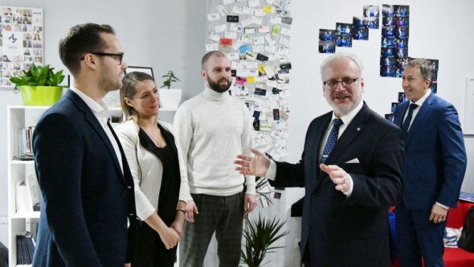 Valsts prezidents atzinīgi novērtē jauno uzņēmēju modernos un drosmīgos projektus Liepājas Biznesa inkubatorā