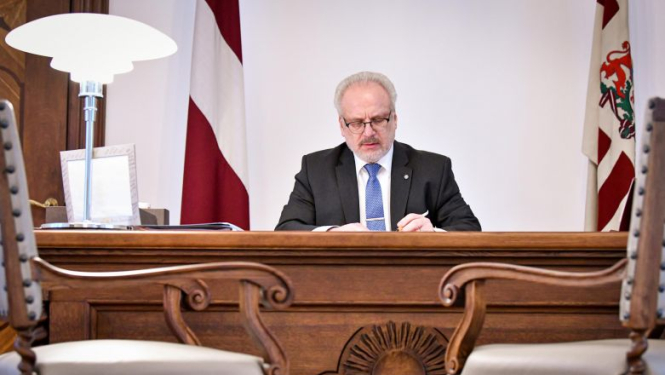 Valsts prezidents Egils Levits izskatījis 17 notiesāto personu apžēlošanas lūgumus