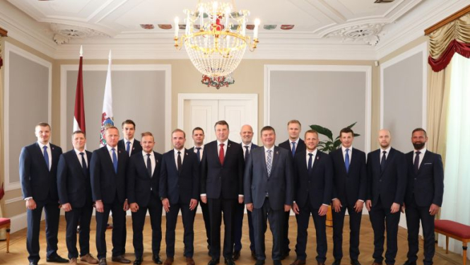 Valsts prezidents tiekas ar Latvijas hokeja izlasi