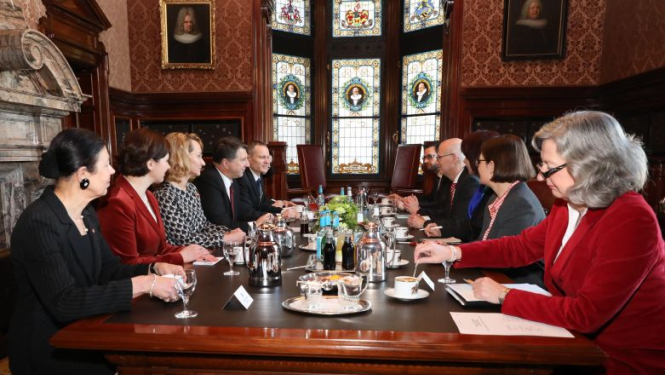 Valsts prezidents Raimonds Vējonis tiekas ar Hamburgas birģermeistaru