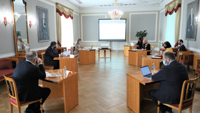 Sadarbības memoranda "Dators ikvienam bērnam" padomes pirmā sēde Rīgas pils Ģerboņu zālē