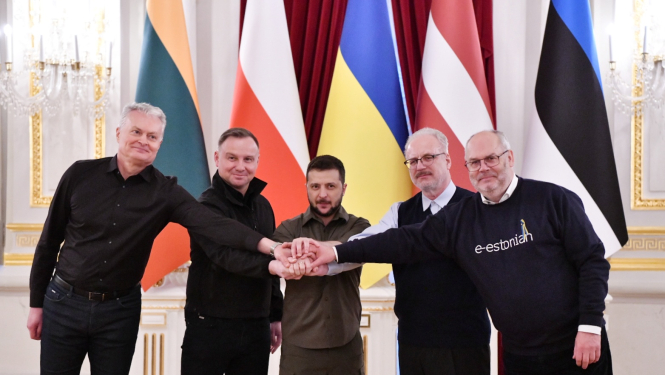 Baltijas valstu un Polijas prezidenti tiekas ar Ukrainas prezidentu Volodimiru Zelenski Kijivā