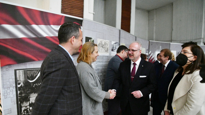 Valsts prezidents Egils Levits oficiālās vizītes Ziemeļmaķedonijā laikā Skopjē atklāj izstādi Latvijai-100