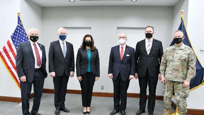 Egils Levits kopbildē ar Mičiganas gubernatori un viņas komandu