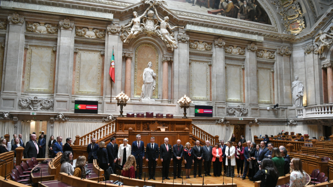Kopbilde ar Portugāles parlamenta pārstāvjiem