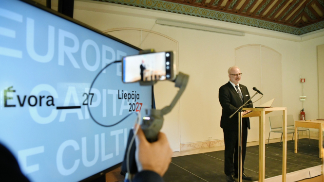 14.04.2023. Saprašanās memoranda parakstīšana starp 2027. gada Eiropas kultūras galvaspilsētām - Evoru un Liepāju. Foto: Valsts prezidents Egils Levits sniedz uzrunu. 