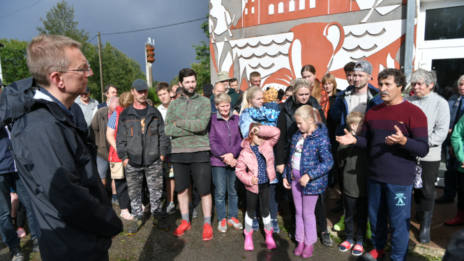 Valsts prezidents Edgars Rinkēvičs klātienē apmeklē negaisa skartās vietas