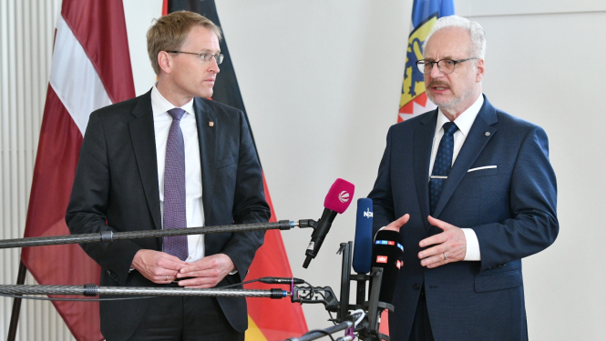 Daniels Ginters un Egils Levits