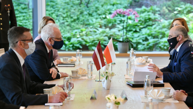 Latvijas delegācijas saruna ar Polijas delegāciju Jūrmalas rezidencē