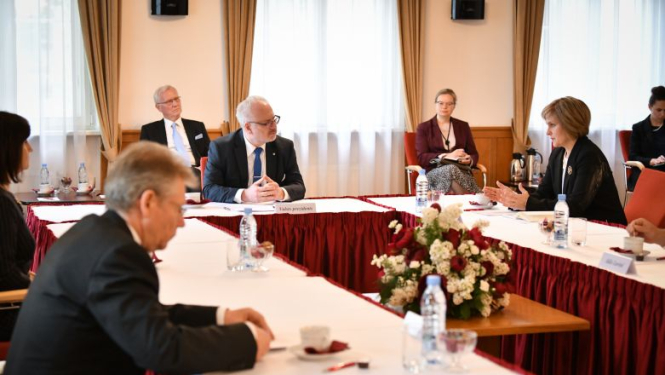 Valsts prezidents tiekas ar Satversmes tiesas tiesnešiem