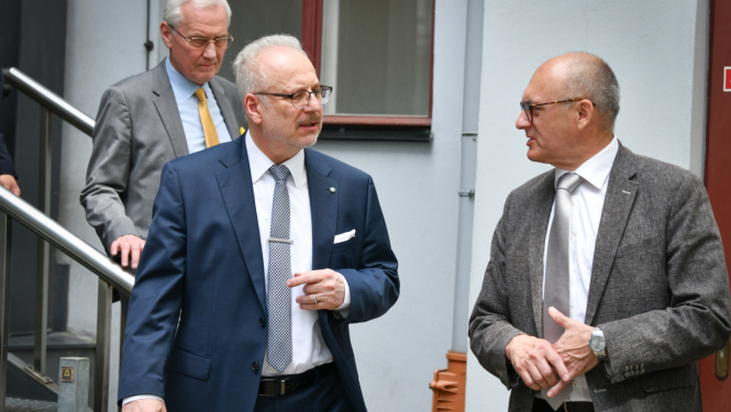 Egils Levits un Gvido Straube sarunājas