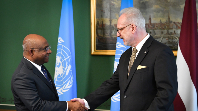 Valsts prezidents Egils Levits tiekas ar ANO Ģenerālās Asamblejas 76. sesijas prezidentu Abdulu Šahidu (Mr Abdulla Shahid) 