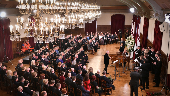 Skats uz Rīgas pils Svētku zāli no augšas