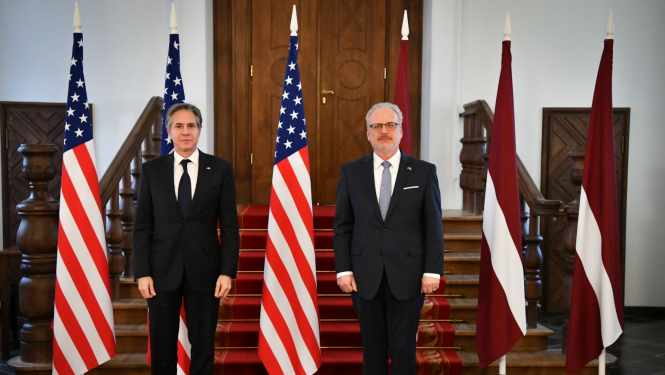 Entonijs Blinkens un Egils Levits